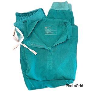 Hunter green Figs Small Set